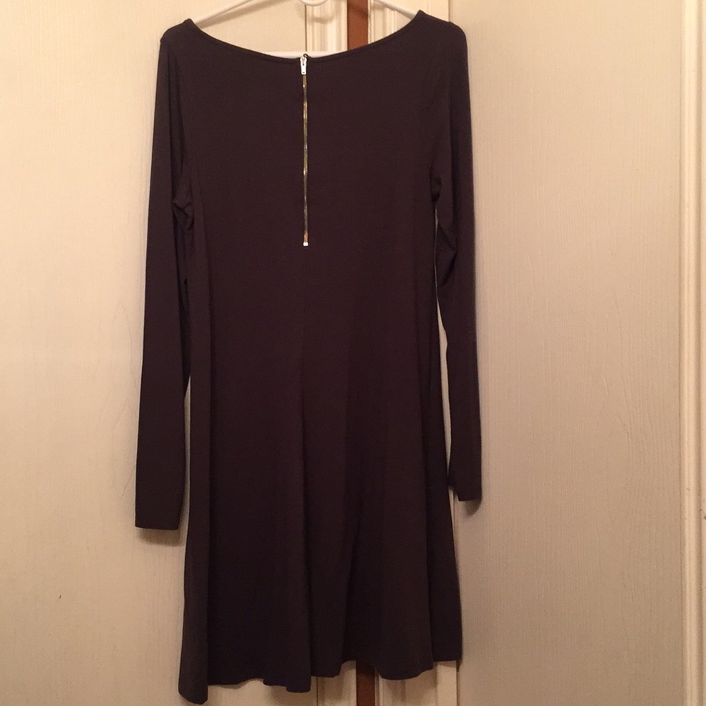 Dress - Picture 3 of 4